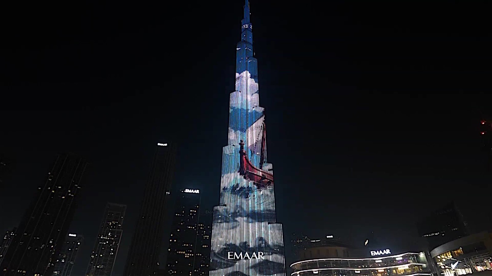 庆祝中阿建交40周年 哈利法塔上演灯光秀 庆祝中阿建交40周年 哈利法塔上演灯光秀