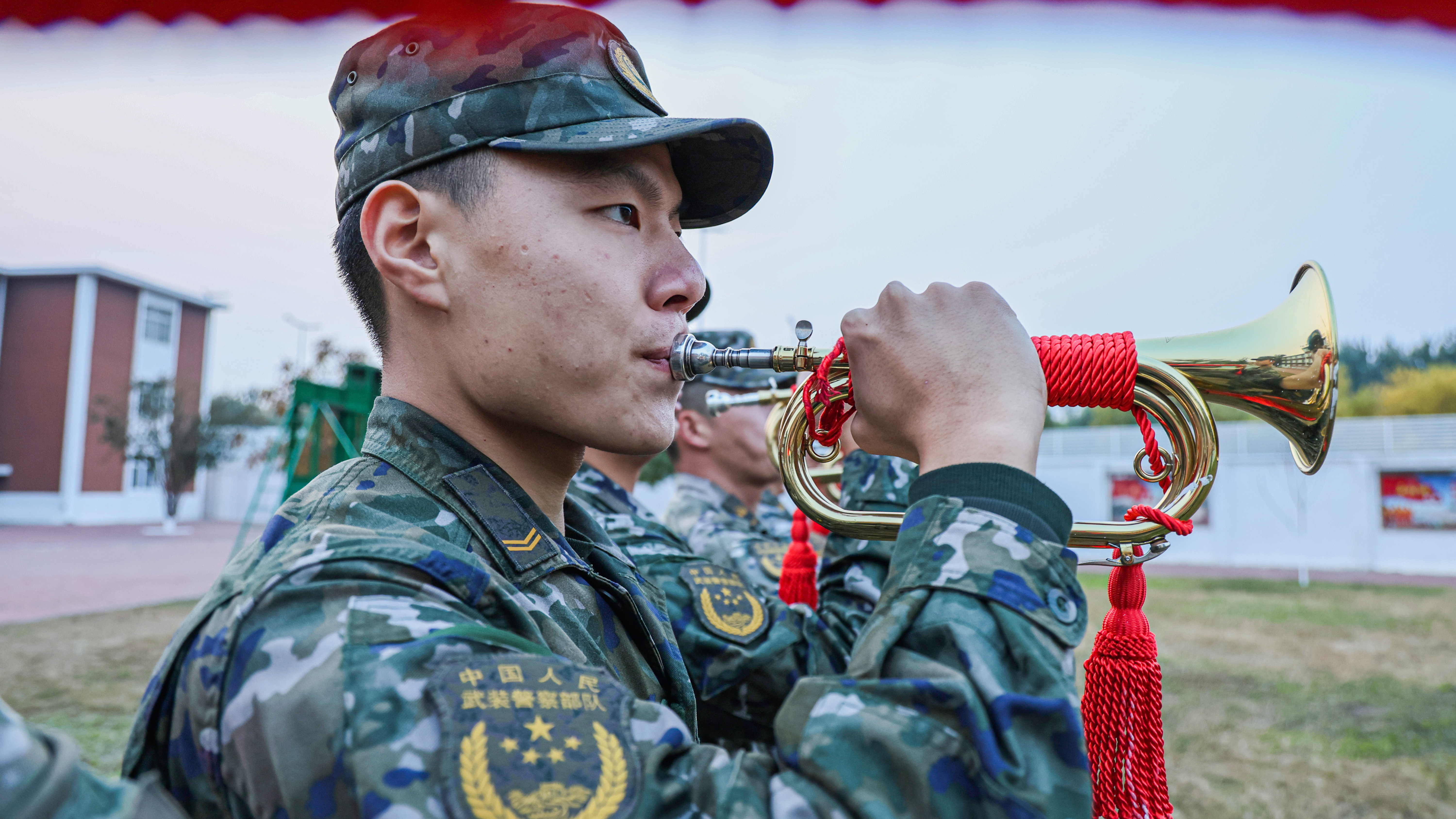 军号嘹亮，吹响强军号角！