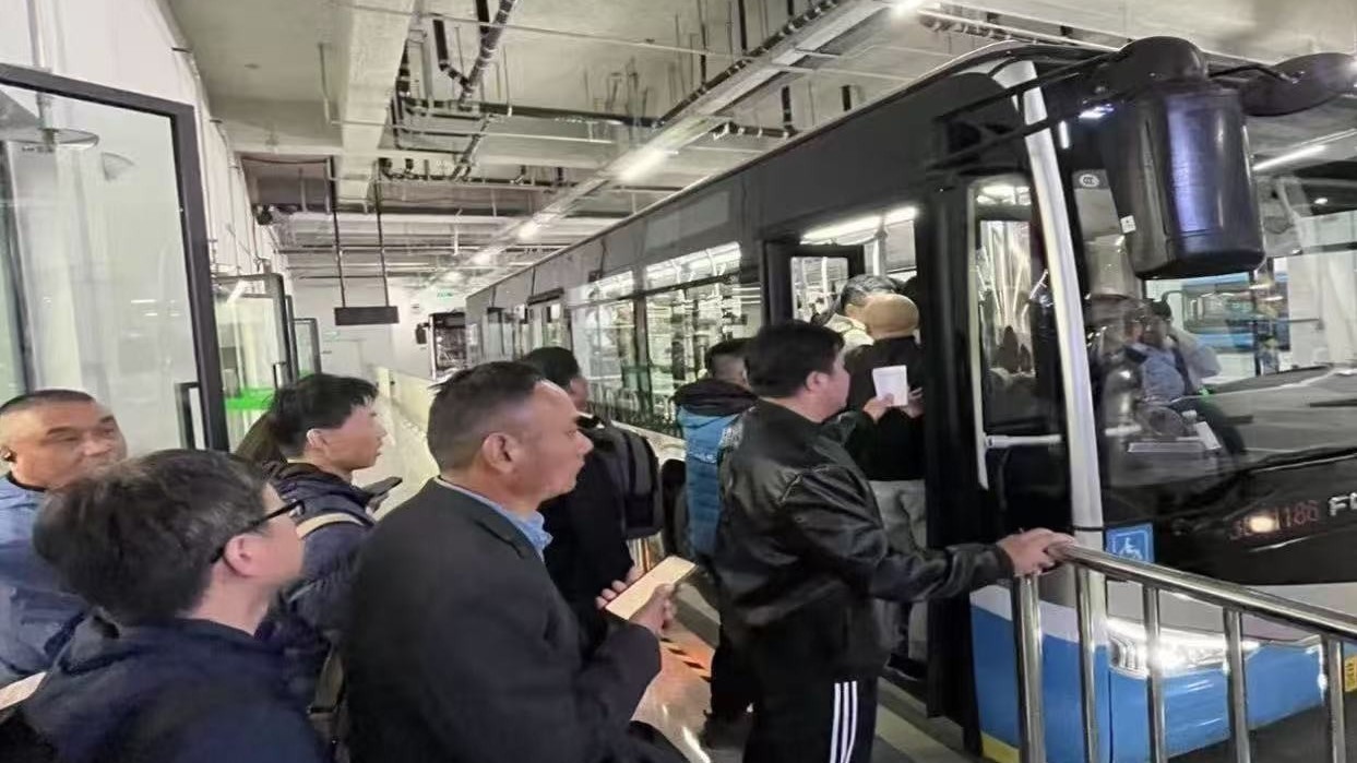站台位移近百米 暖心服务加十分 站台位移近百米 暖心服务加十分