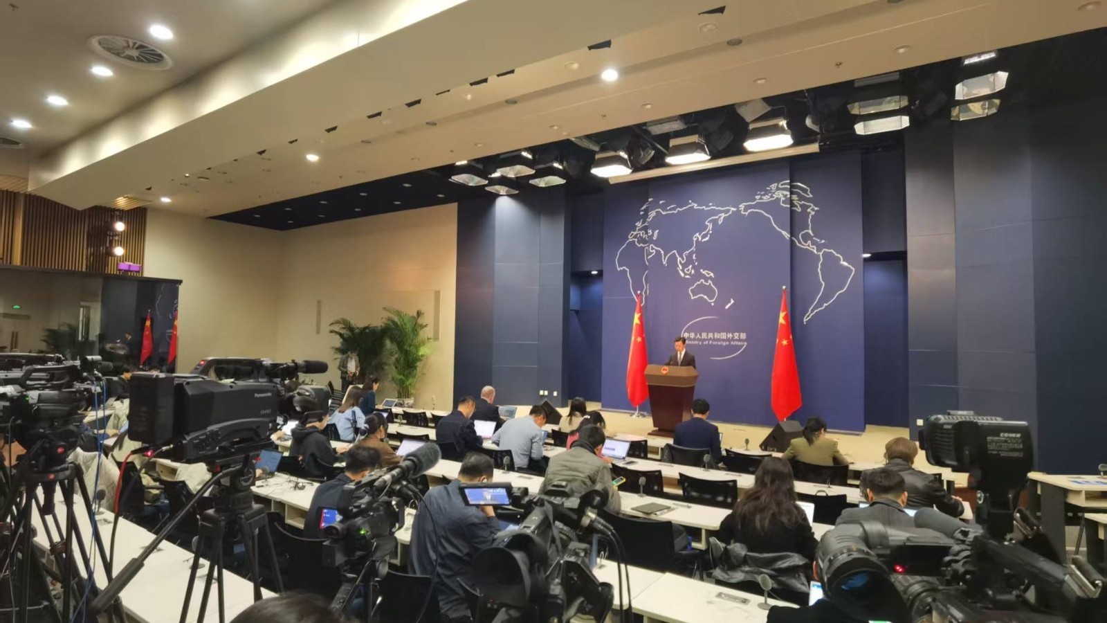 外交部:联合演训是对“台独”分裂势力的严重警告和有力遏制 外交部:联合演训是对“台独”分裂势力的严重警告和有力遏制