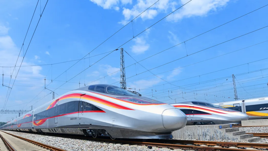 多图直击!复兴号上新了!“升级版”列车今起跑京沪高铁 多图直击!复兴号上新了!“升级版”列车今起跑京沪高铁