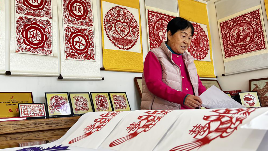 金蛇贺岁！限定款窗花剪纸来啦~