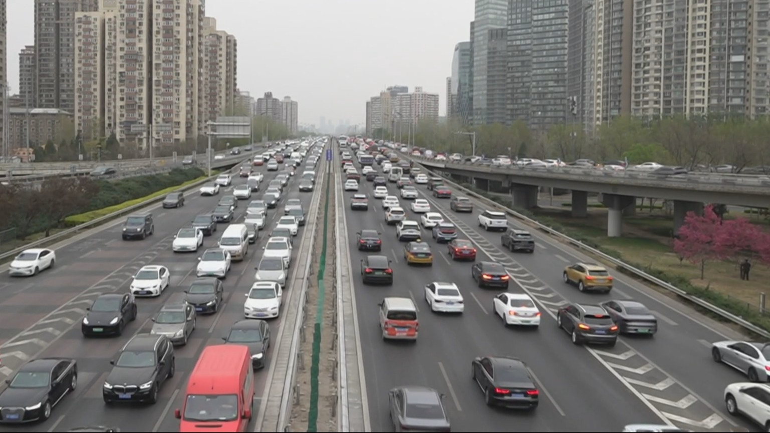 北京今年增发8万个新能源小客车指标