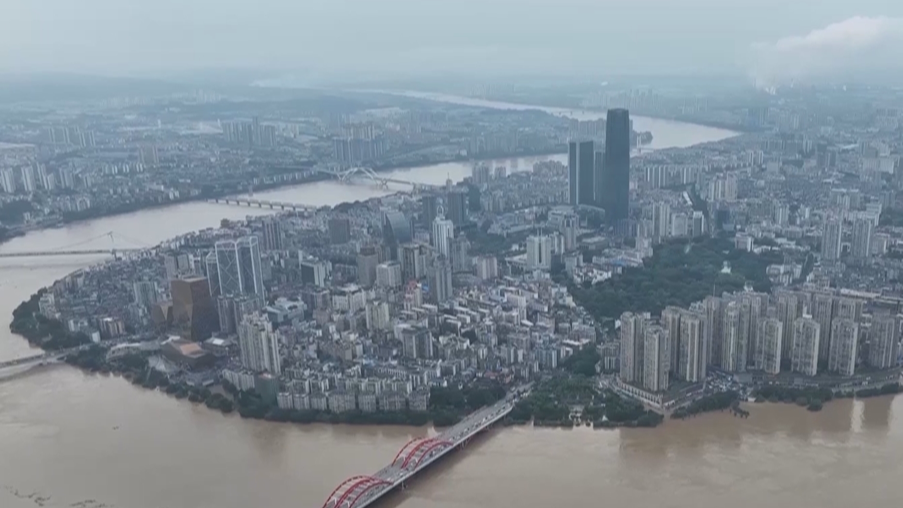 广西柳州:柳江1号洪水洪峰过境 广西柳州:柳江1号洪水洪峰过境