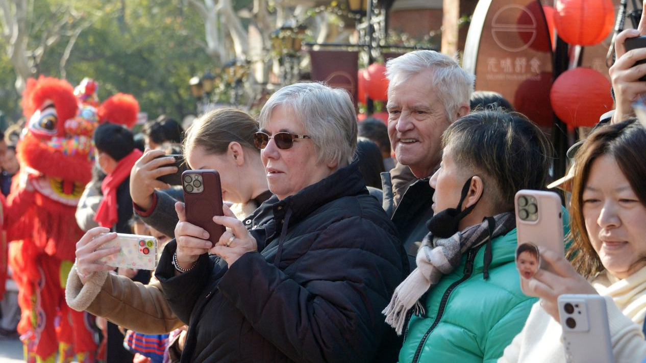 全球多国同庆蛇年新春 多地举办活动感受中国年味 全球多国同庆蛇年新春 多地举办活动感受中国年味