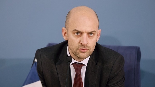 法国外长：欧洲人有能力捍卫领土免受威胁