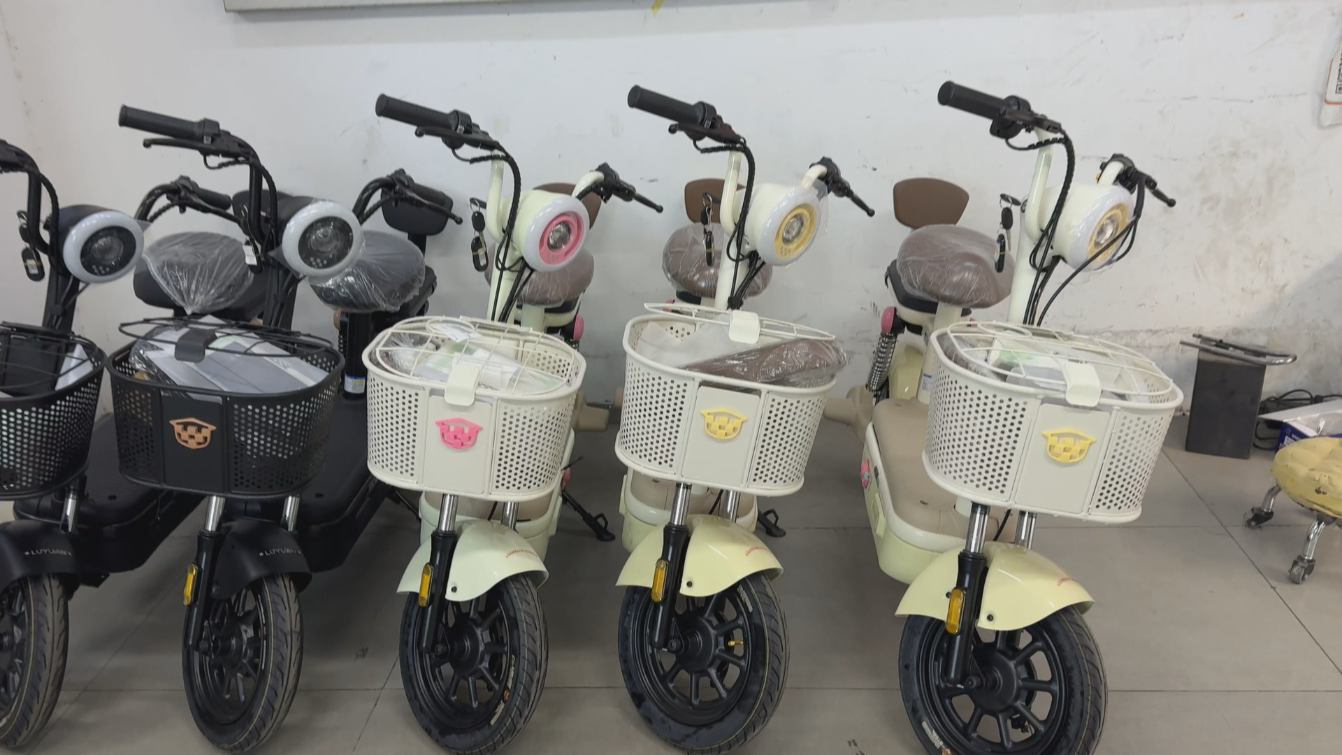 新国标电动自行车开售价格普遍上涨 记者探店到底贵在哪儿? 新国标电动自行车开售价格普遍上涨 记者探店到底贵在哪儿?