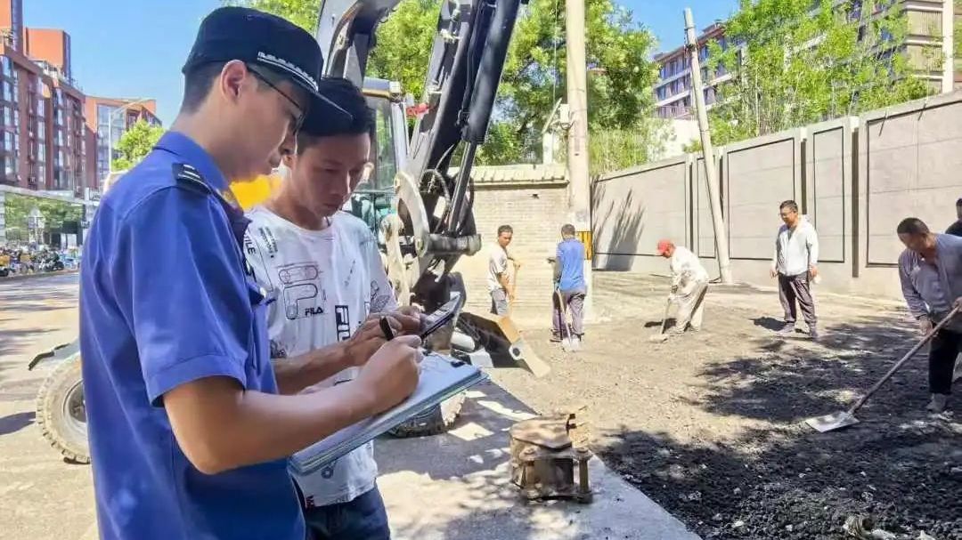 执法动态:东城城管部门带您现场直击 执法动态:东城城管部门带您现场直击