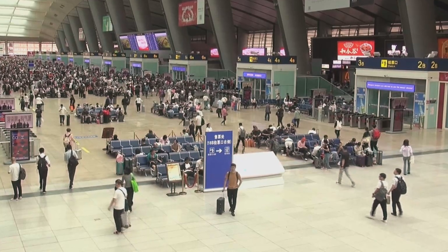 国庆假期预计交通量和客流量将超去年同期 国庆假期预计交通量和客流量将超去年同期