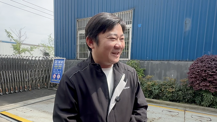 张雪说logo是淘宝600块做的:“5个亿设计logo,必死无疑” 张雪说logo是淘宝600块做的:“5个亿设计logo,必死无疑”