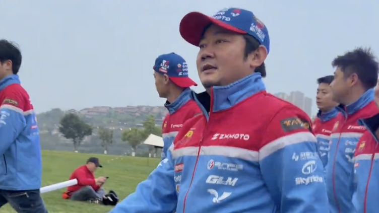 张雪给年轻人的一句话：只要能承担得起失败的代价那就玩命去干