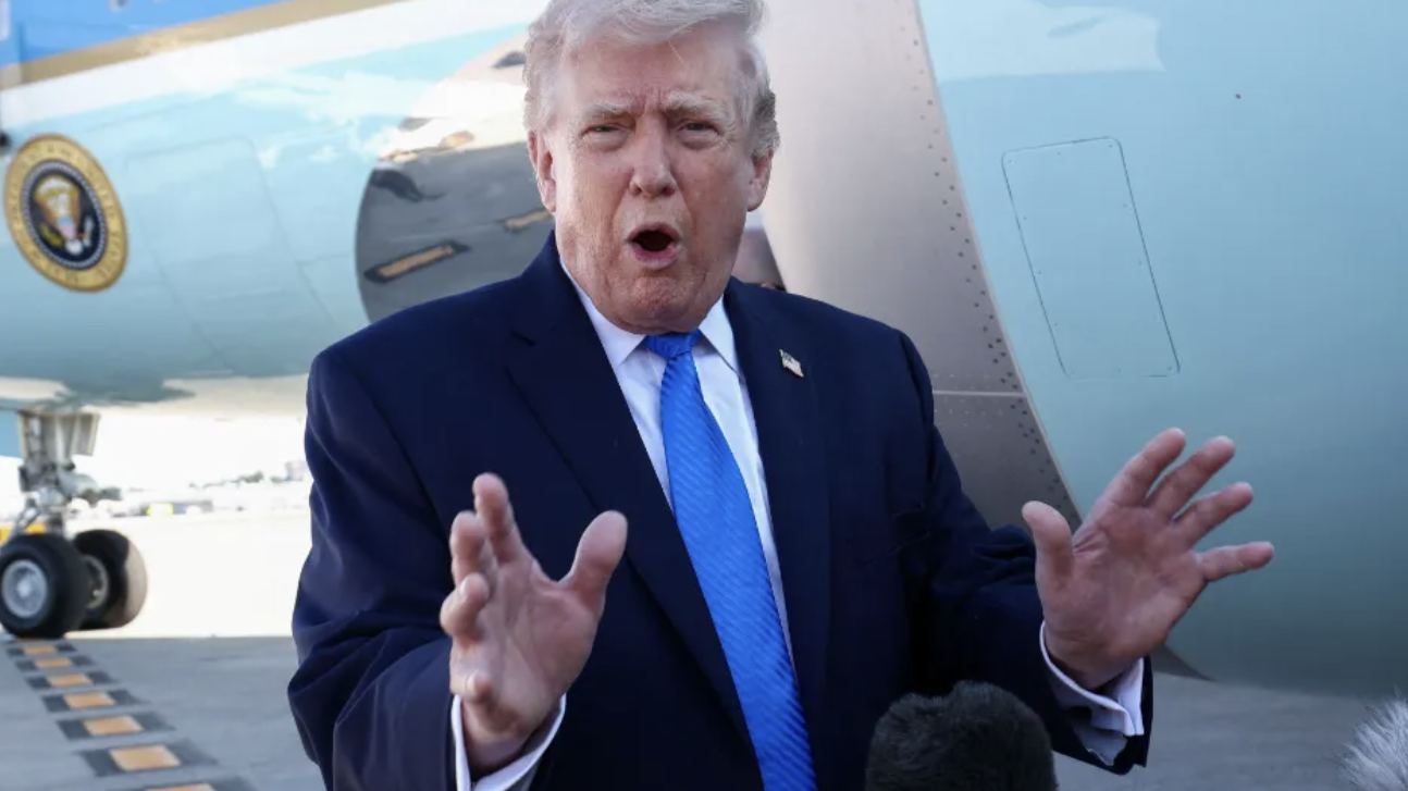 特朗普称美方从伊朗被炸核设施挖取浓缩铀“漫长且艰难” 特朗普称美方从伊朗被炸核设施挖取浓缩铀“漫长且艰难”