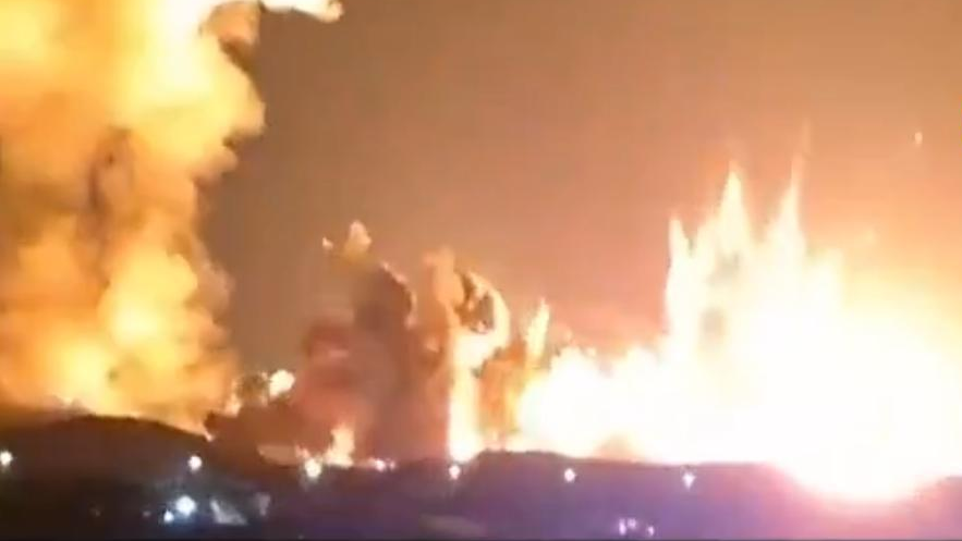 特朗普发布视频：美用907公斤钻地弹炸伊朗弹药库