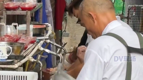 莫氏鸡煲被传遭文旅施压开门营业，文旅：没有！是“老莫”自己宠粉