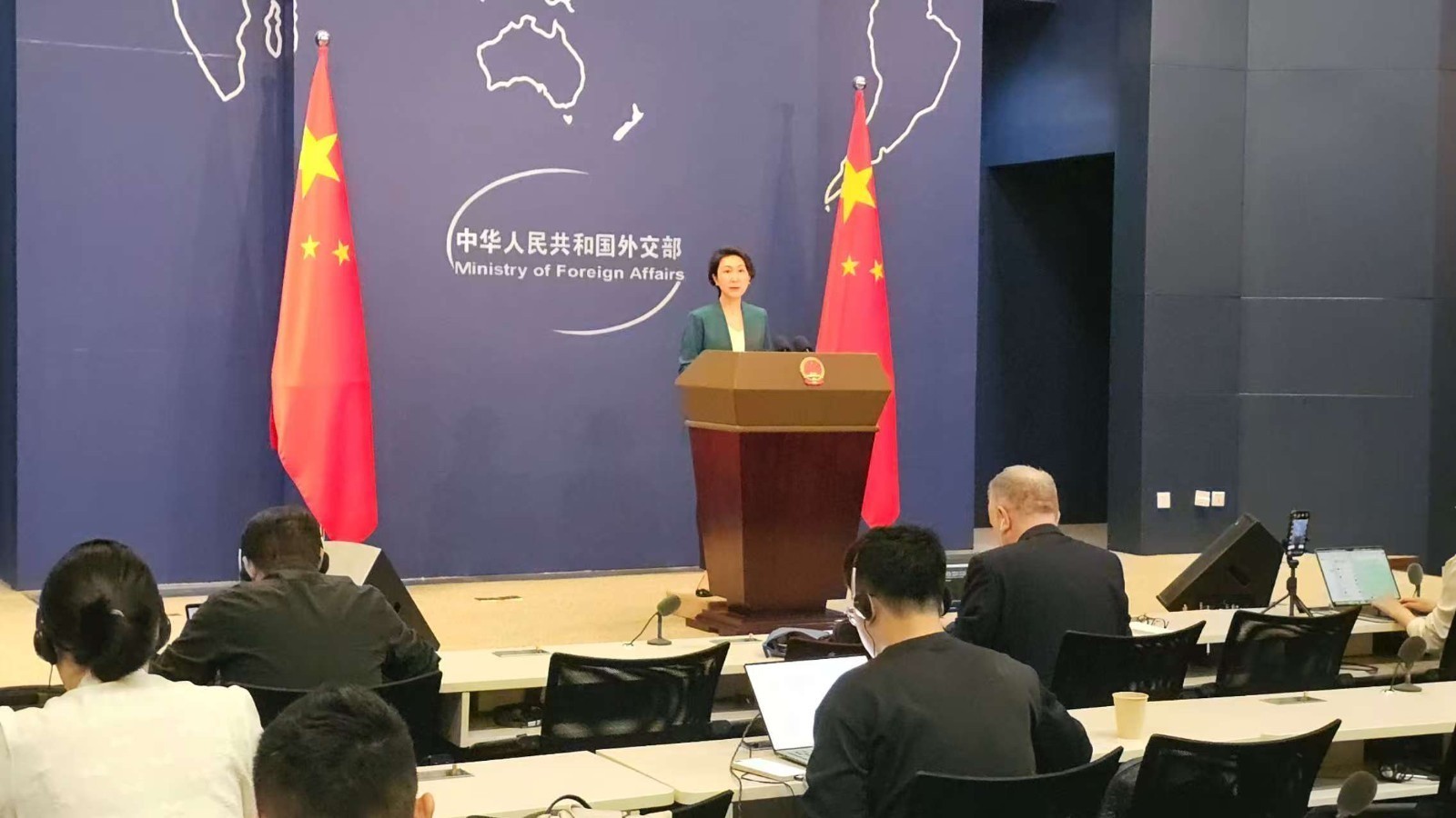 中方向荷兰提出放宽半导体出口管制?外交部回应 中方向荷兰提出放宽半导体出口管制?外交部回应