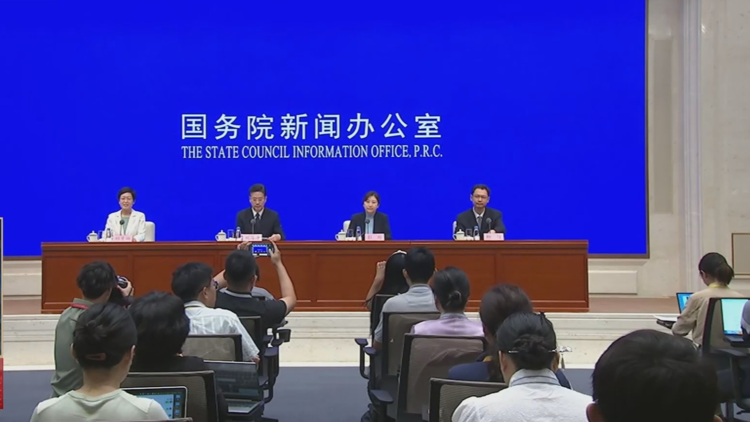 国家移民管理局：将持续优化完善过境免签等政策措施