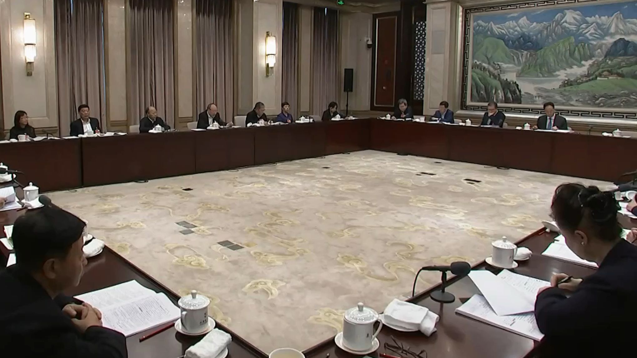 北京市代表团审议代表法修正草案 尹力殷勇李秀领参加 北京市代表团审议代表法修正草案 尹力殷勇李秀领参加