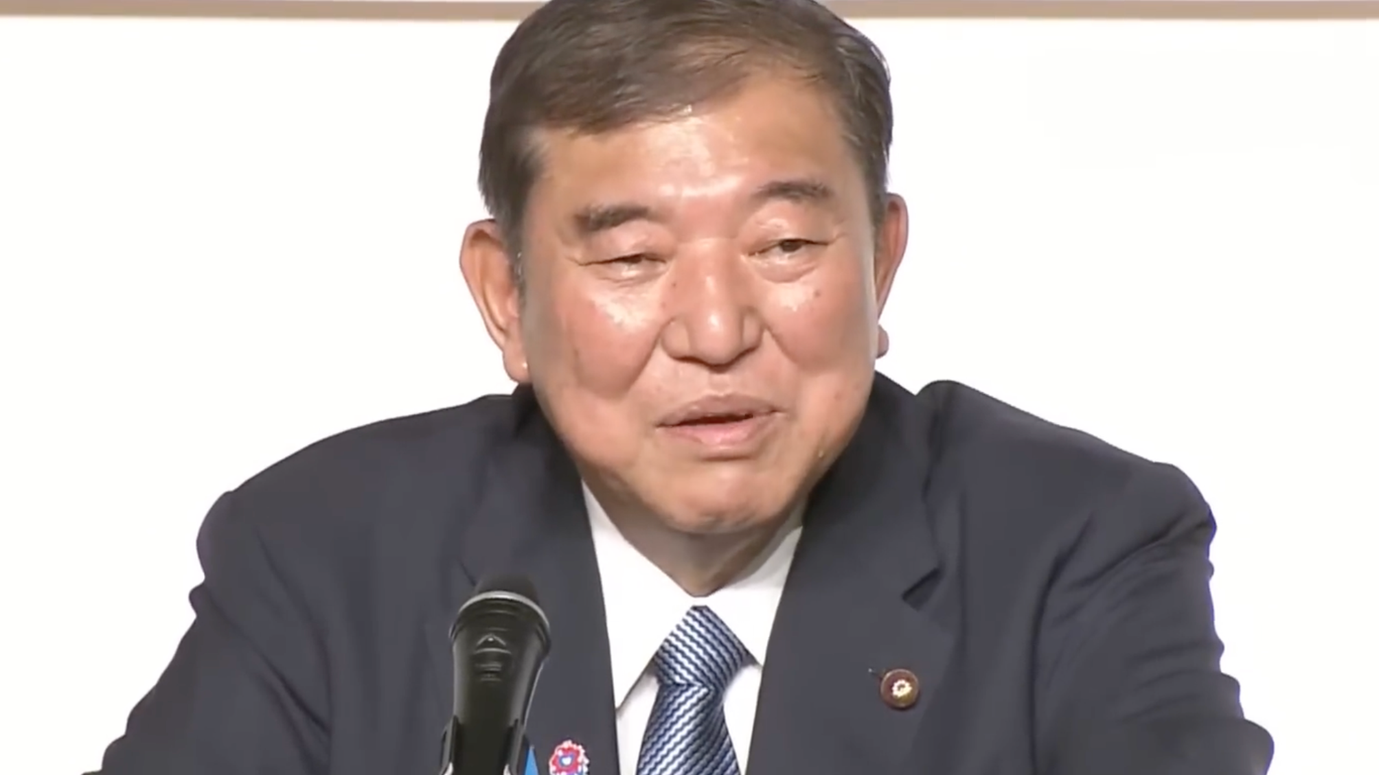 石破茂曾在公开场合抱怨当首相“太累了”