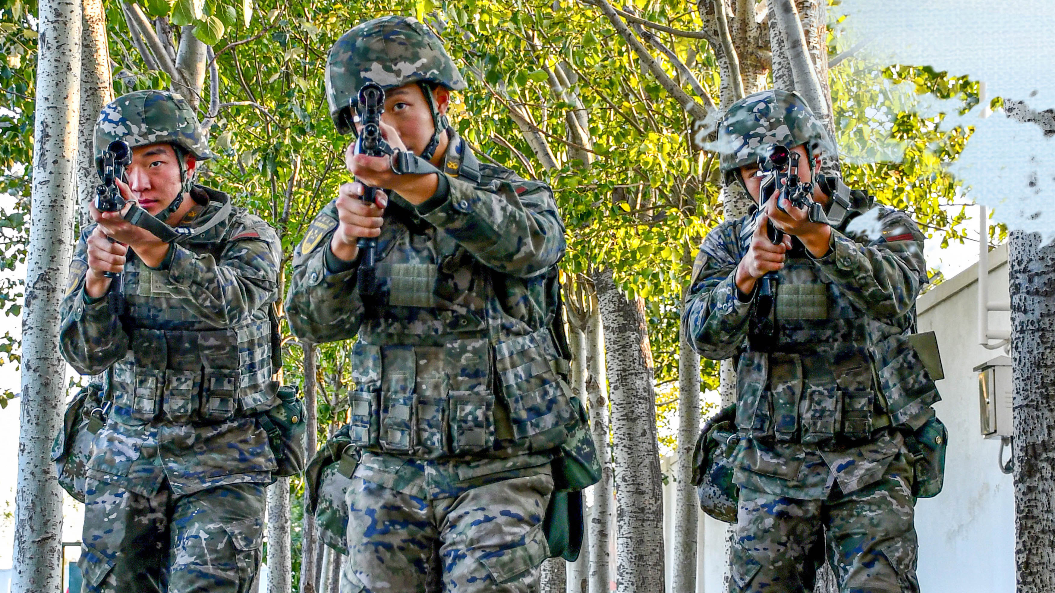霜降海报| 秋深霜重目,正是练兵时 霜降海报| 秋深霜重目,正是练兵时