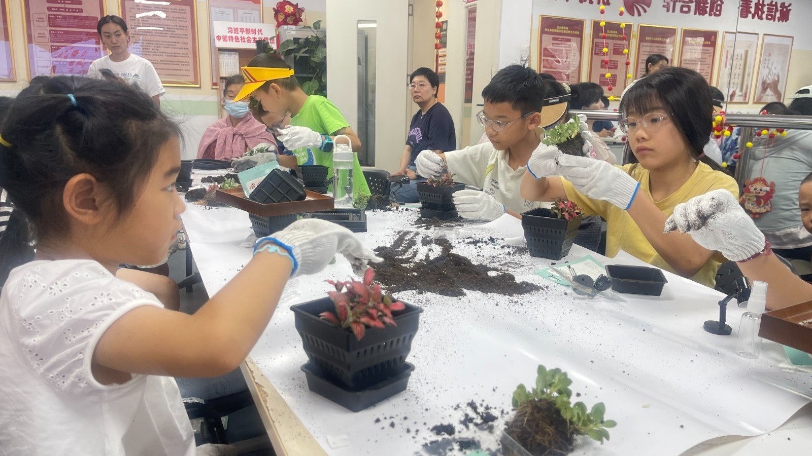 指尖造微景，尚家楼社区青少年解锁治愈夏日时光！