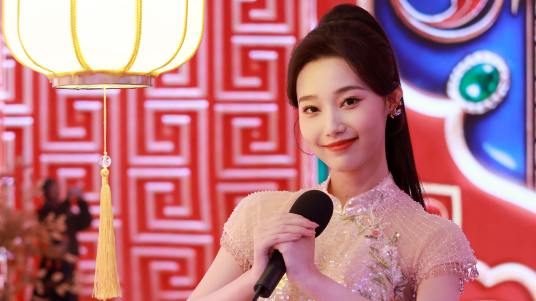 北京台春晚00后主持人毛嘉惠:愿“all马当先”! 北京台春晚00后主持人毛嘉惠:愿“all马当先”!