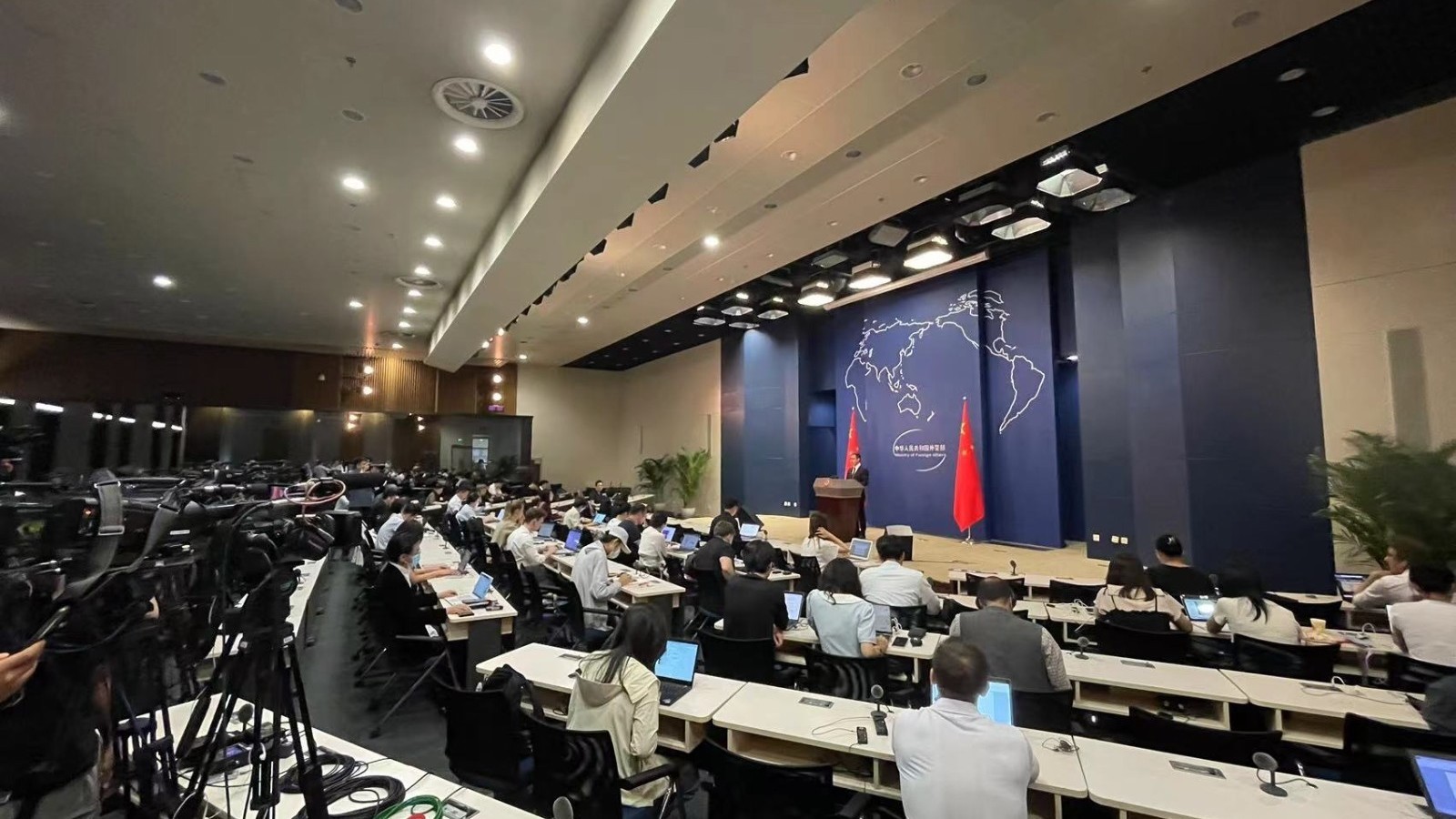 日本和菲律宾允许在对方领土上部署军队?外交部回应 日本和菲律宾允许在对方领土上部署军队?外交部回应