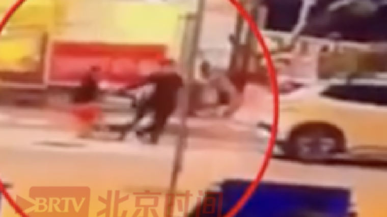中国游客在泰遭假警察持枪抢劫，嫌疑人被捕：为2名中国人和2名泰国人