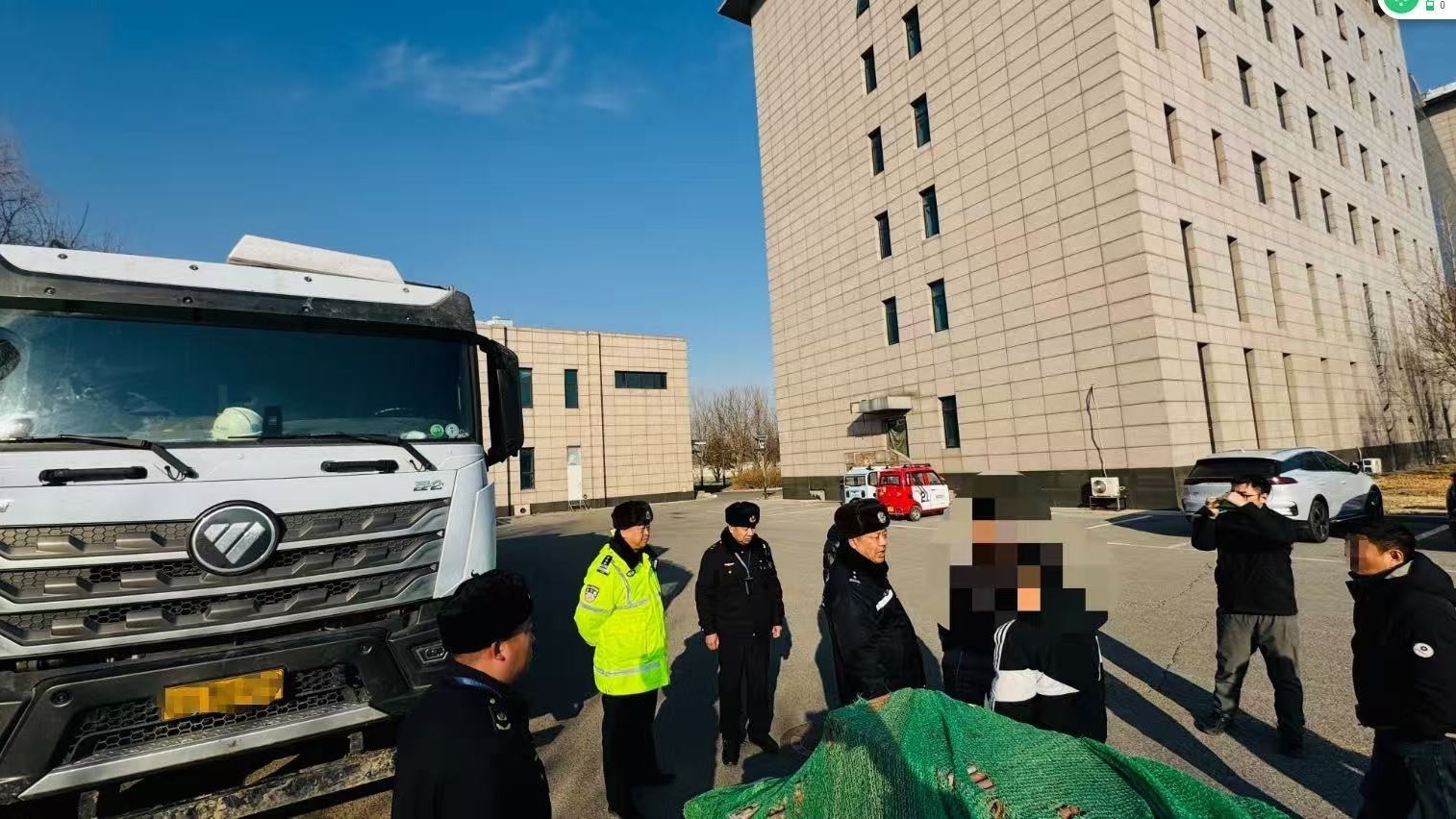 市交通部门查处一重型货车多项违法 市交通部门查处一重型货车多项违法