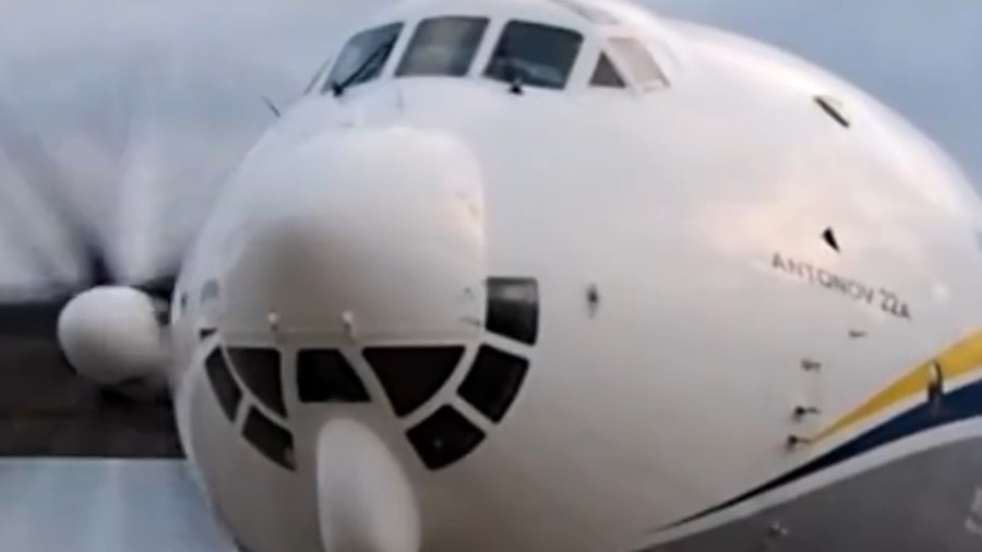 俄罗斯安-22运输机坠，机上7名机组人员全部遇难。