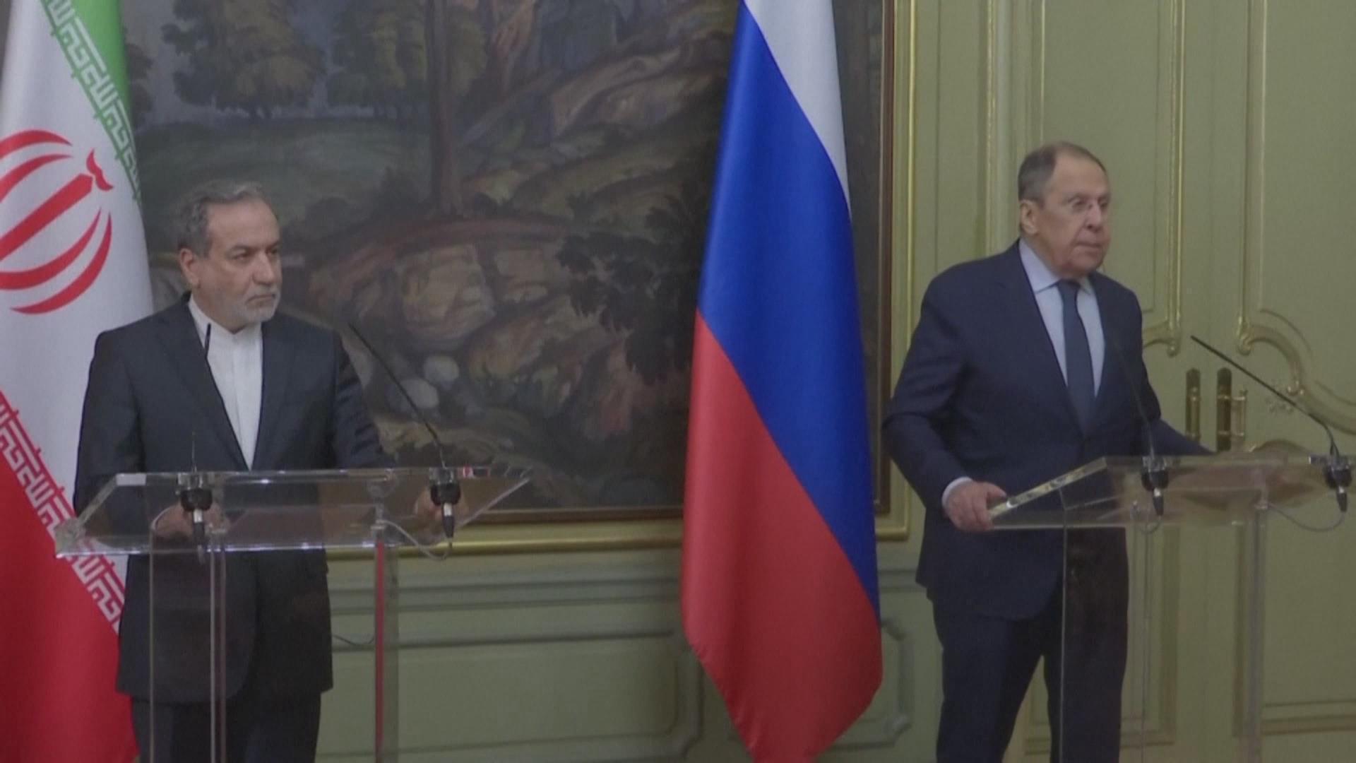 伊俄两国外长举行会谈 俄方称愿意斡旋美伊谈判 伊俄两国外长举行会谈 俄方称愿意斡旋美伊谈判