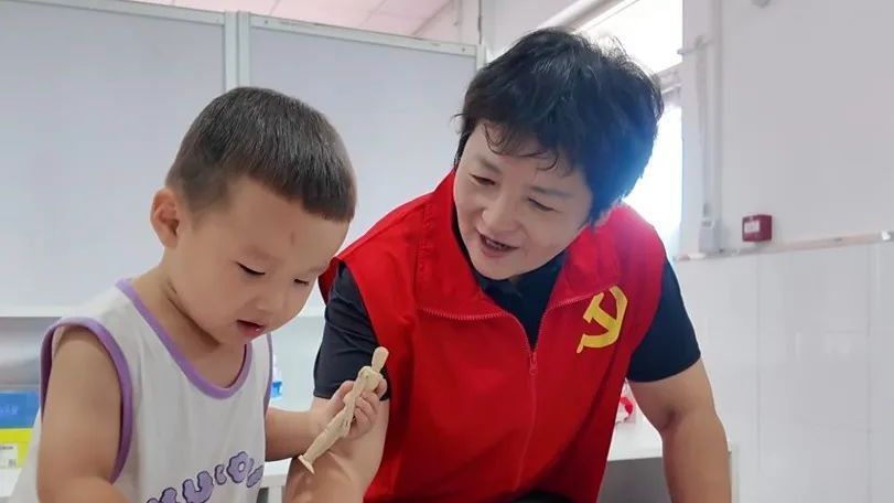 “我们会一直在，直到把所有村民安全送回家”