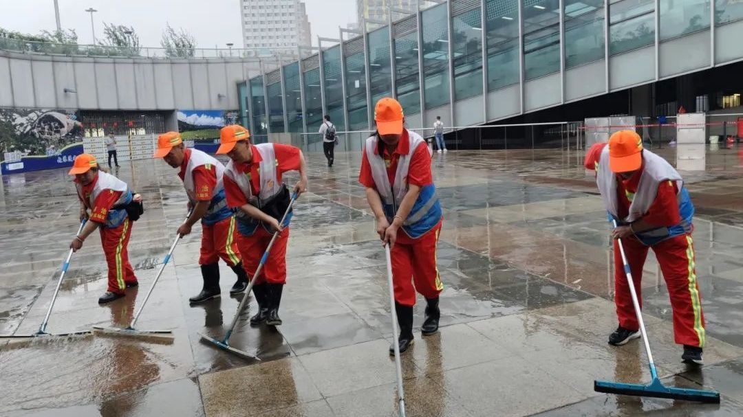 擦亮党建品牌 护航旅客出行｜市重点站区管委会组建31支防汛抢险队伍