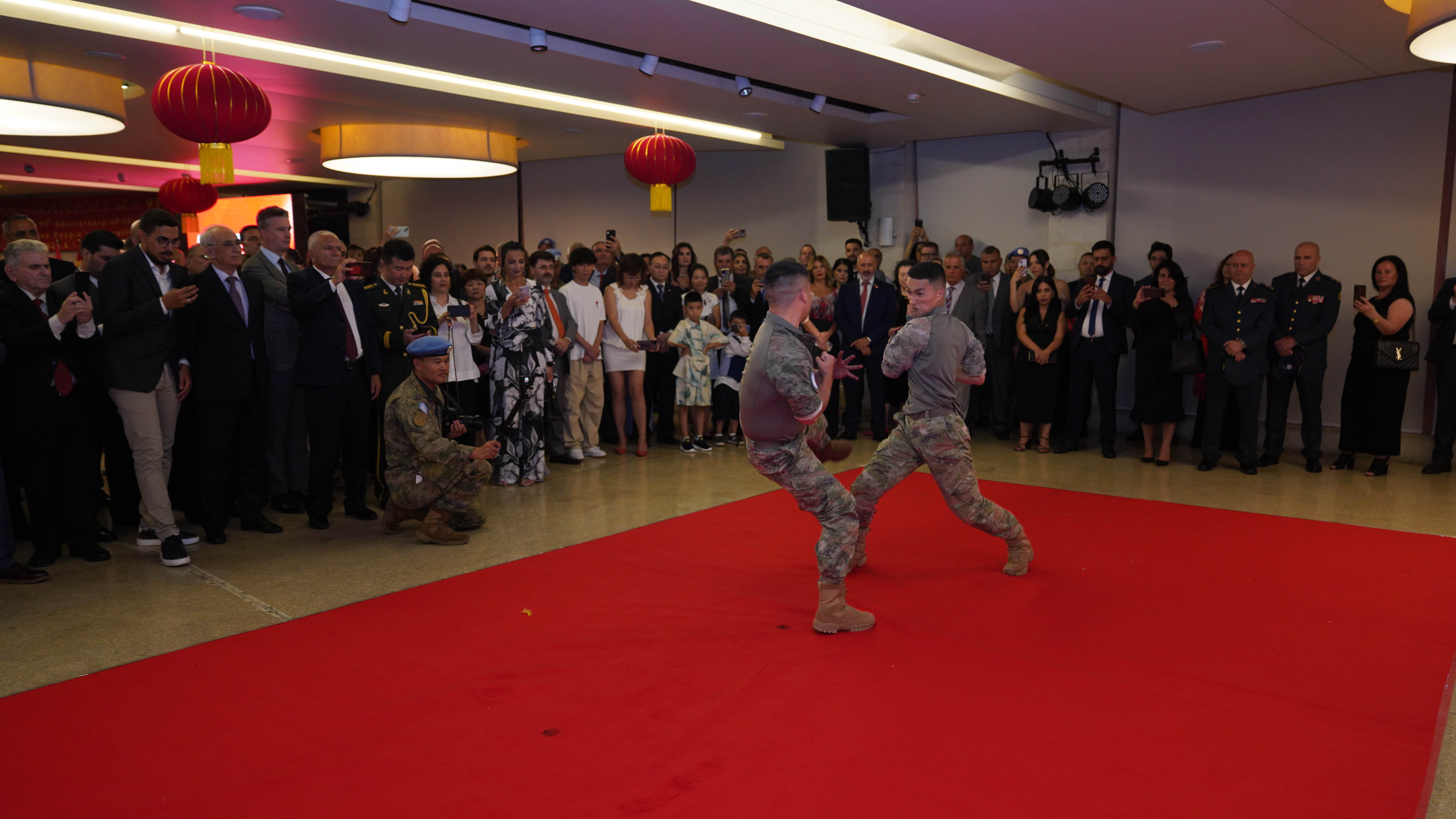 中国第22批赴黎维和部队参加驻黎巴嫩大使馆“八·一”建军节招待会 中国第22批赴黎维和部队参加驻黎巴嫩大使馆“八·一”建军节招待会