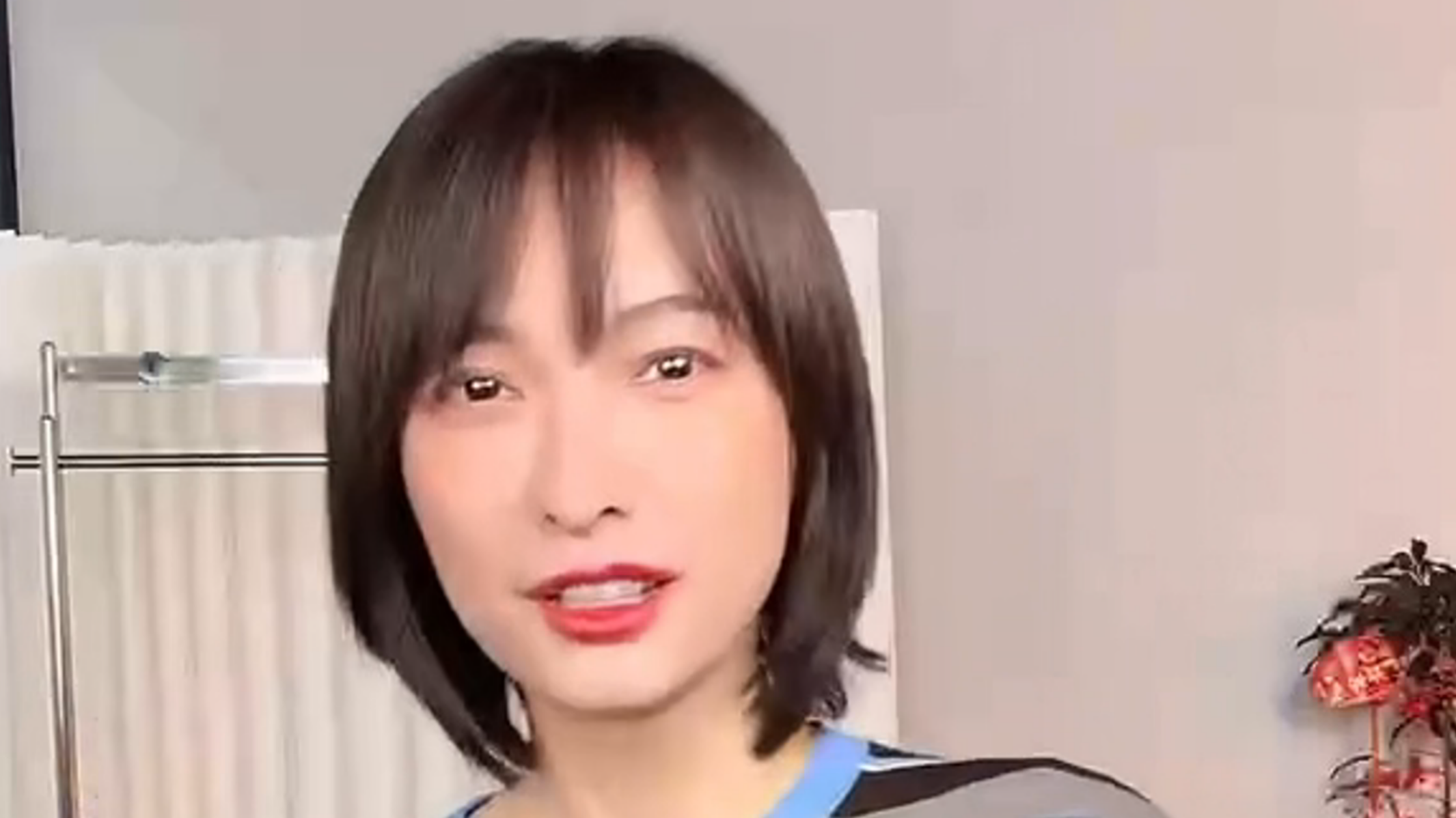 吴昕直播间突然涌入大量外国人,秒变英文小课堂带货 吴昕直播间突然涌入大量外国人,秒变英文小课堂带货