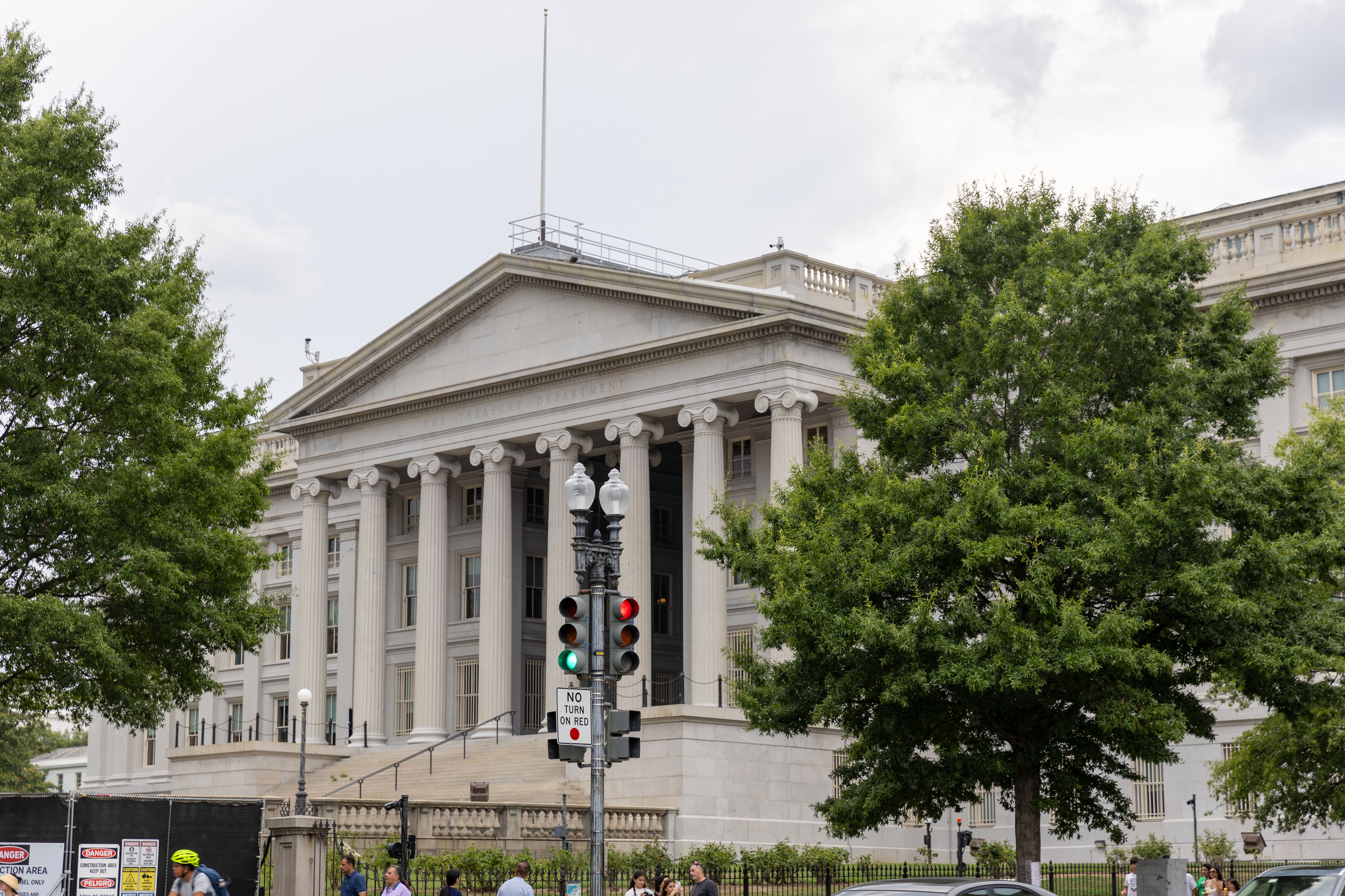 特朗普再发通牒,普京见了伊朗高官 伊朗:已掌握敌方作战计划 特朗普再发通牒,普京见了伊朗高官 伊朗:已掌握敌方作战计划