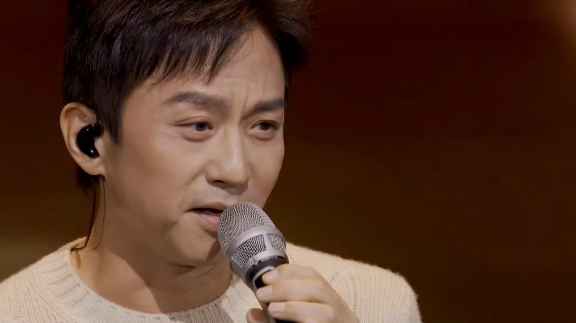 邓超一首歌唱出了所有妈妈的爱 邓超一首歌唱出了所有妈妈的爱