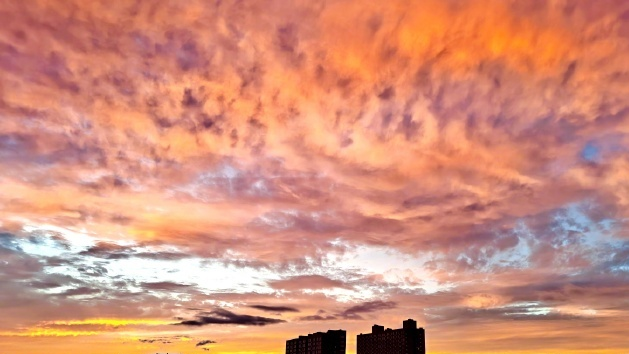 今晚的霞光很有料！