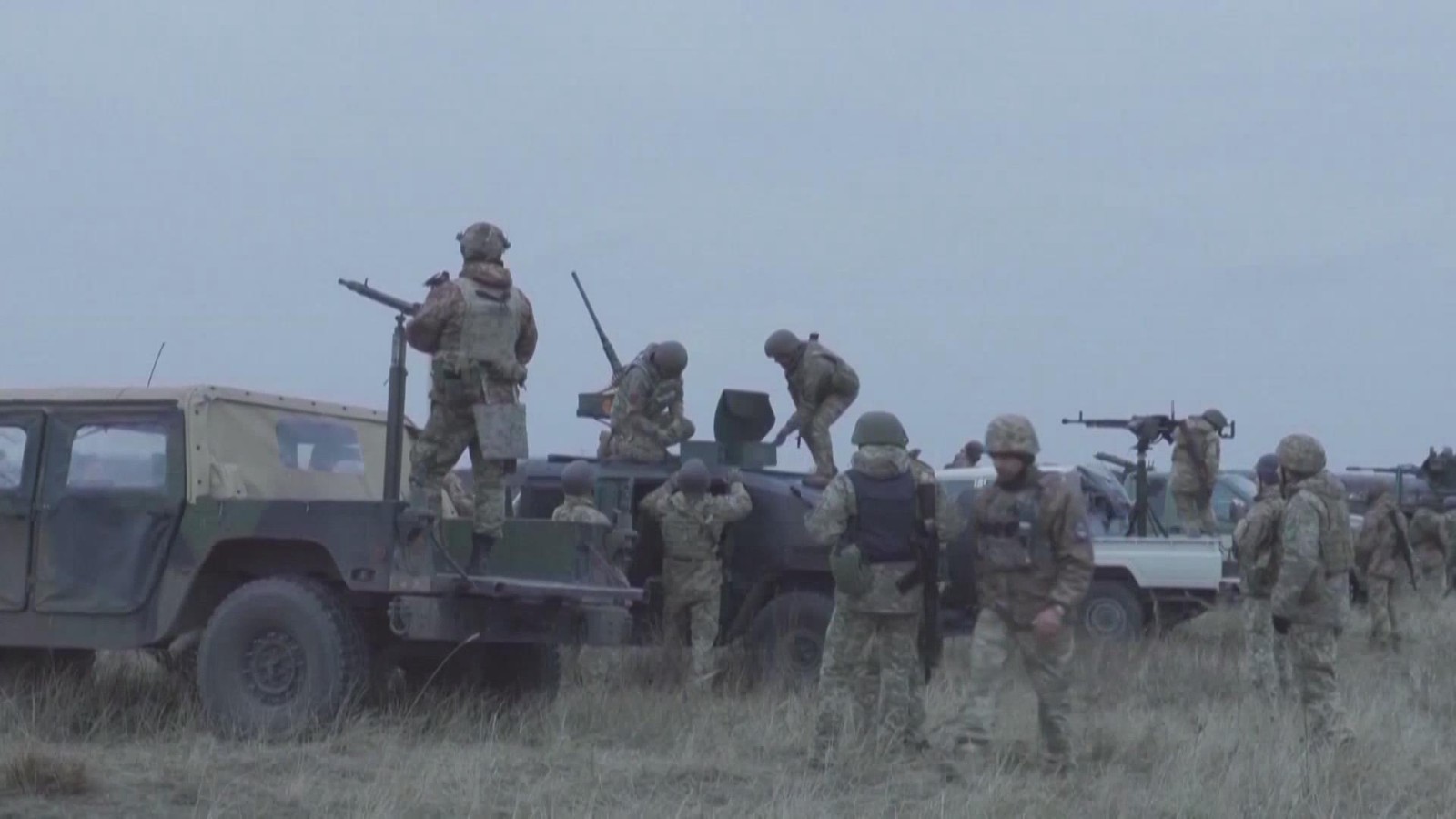 美国暂停对乌克兰军事援助