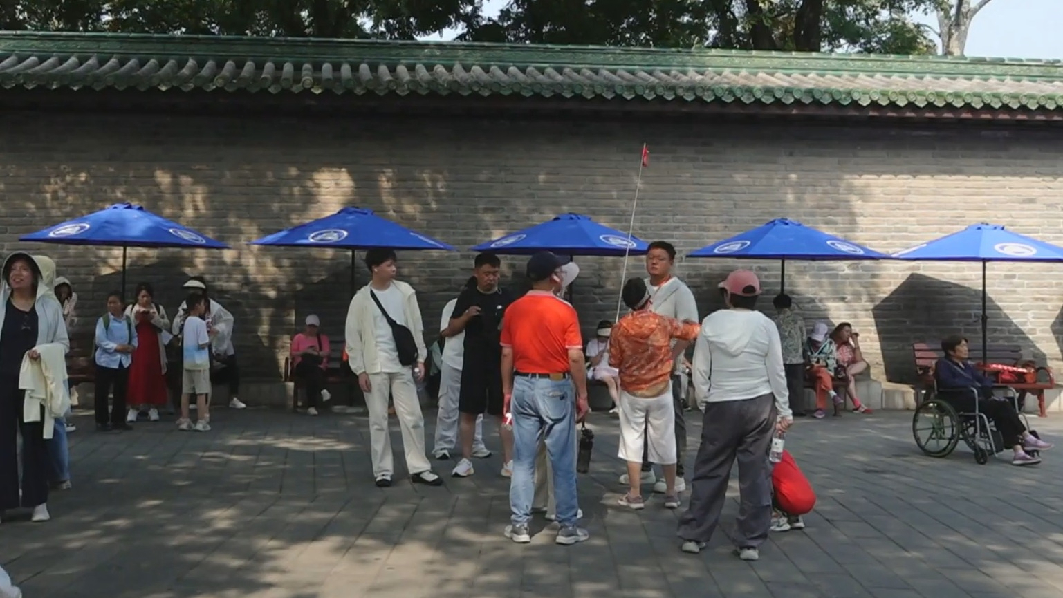 布设遮阳棚遮阳伞 开启清凉喷雾 多家公园推出“清凉游览路线”