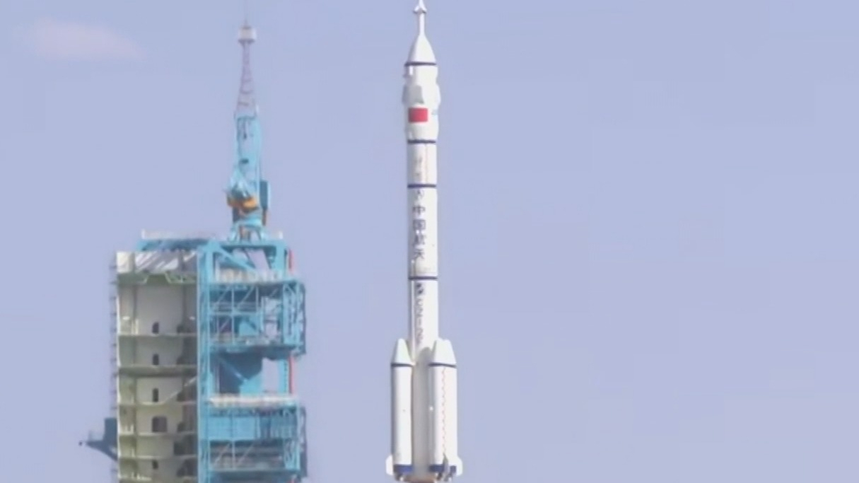 神舟二十号载人飞船发射圆满成功