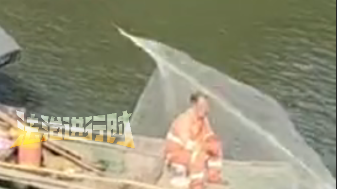钓鱼佬绝不“空手而归”