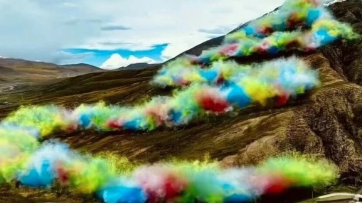 始祖鸟海内外道歉信“双标”?网友不买账…… 始祖鸟海内外道歉信“双标”?网友不买账……