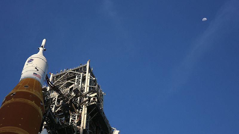 美国计划推进4月实施载人绕月飞行任务