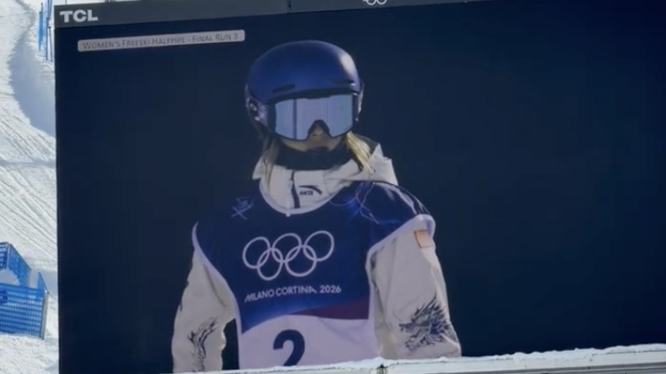 中国队包揽金银牌！谷爱凌卫冕夺冠！李方慧夺得银牌！