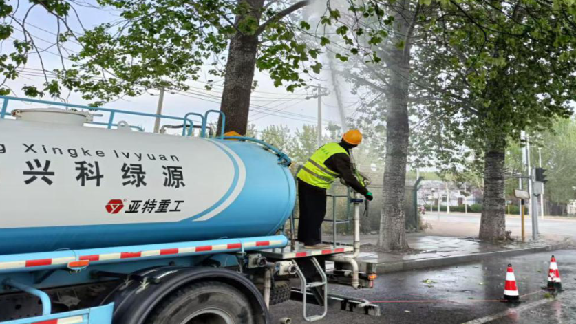 飞絮扰人?房山区多举措应对! 飞絮扰人?房山区多举措应对!