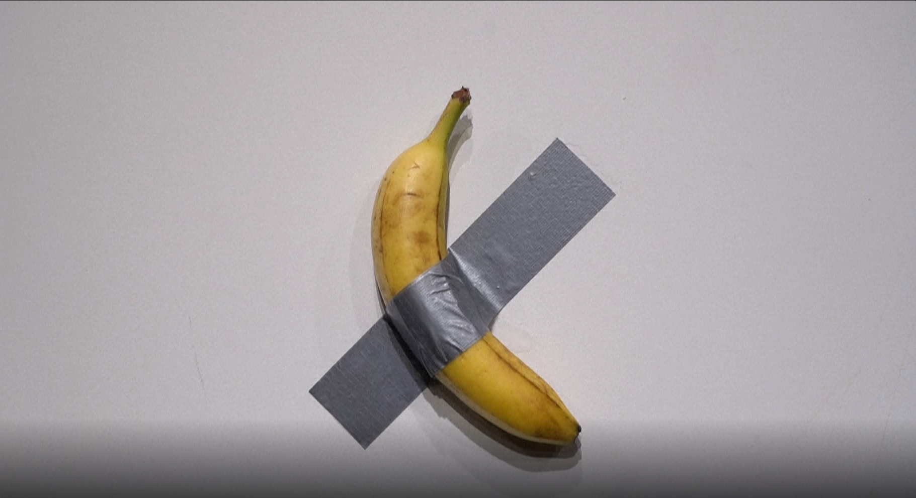 以艺术之名这根香蕉预估拍卖价格为100-150万美元