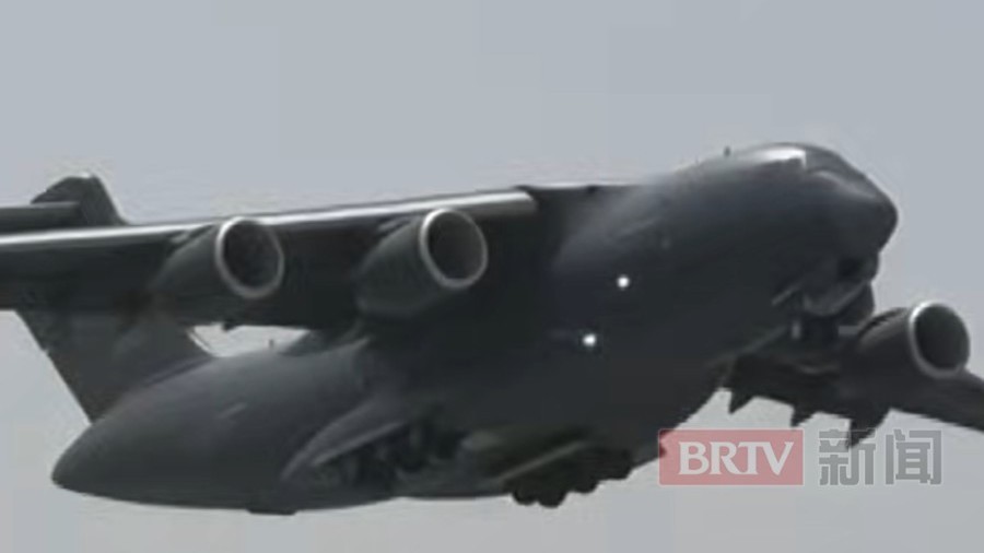 运-20B首次飞出国门，接迎第十三批在韩志愿军烈士遗骸回国！