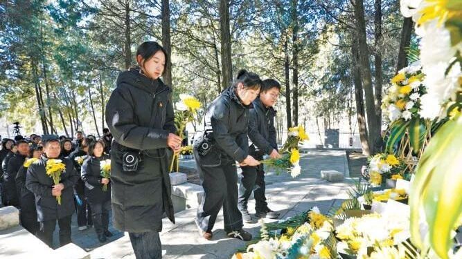 “三一八”烈士公墓举行百年祭奠活动