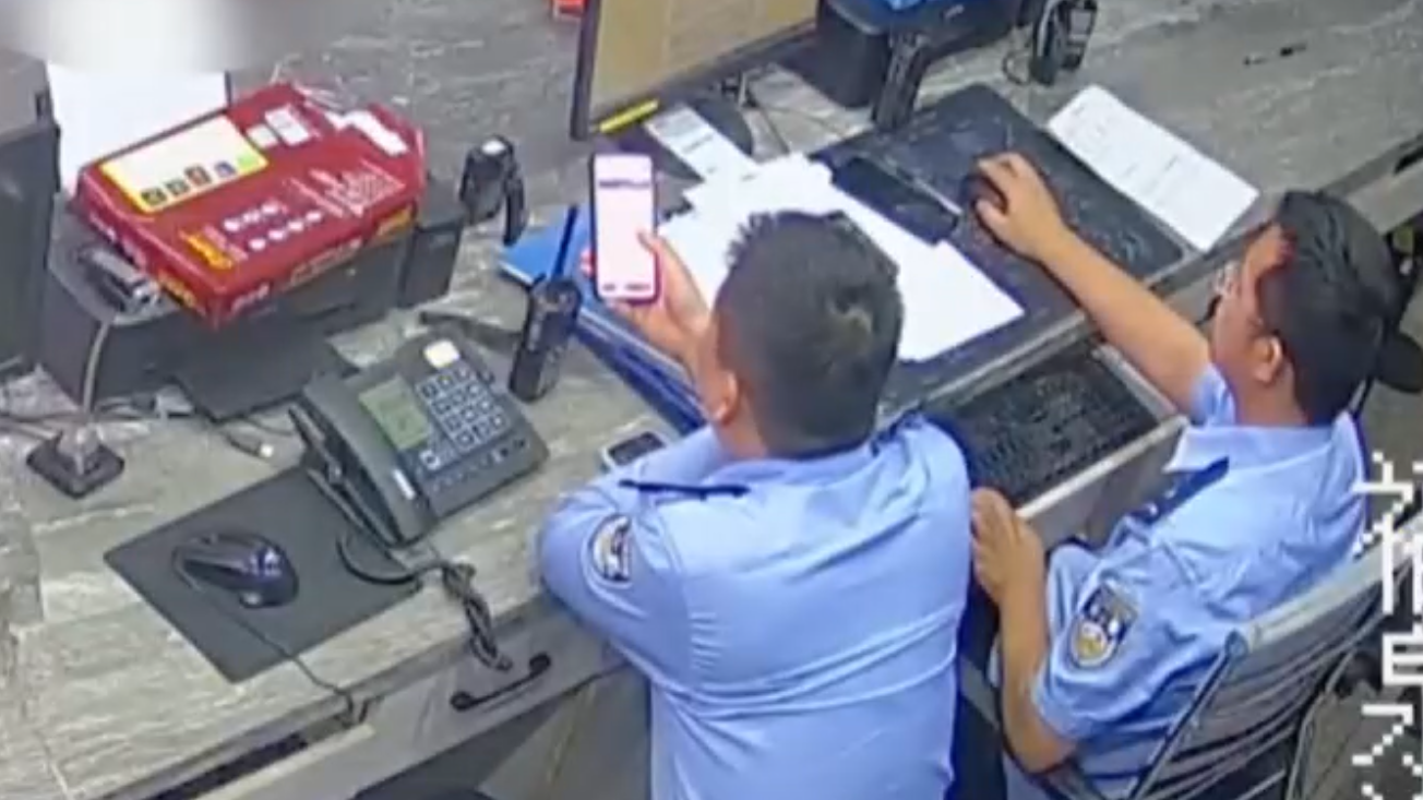 警察：有时我也很想报警！！