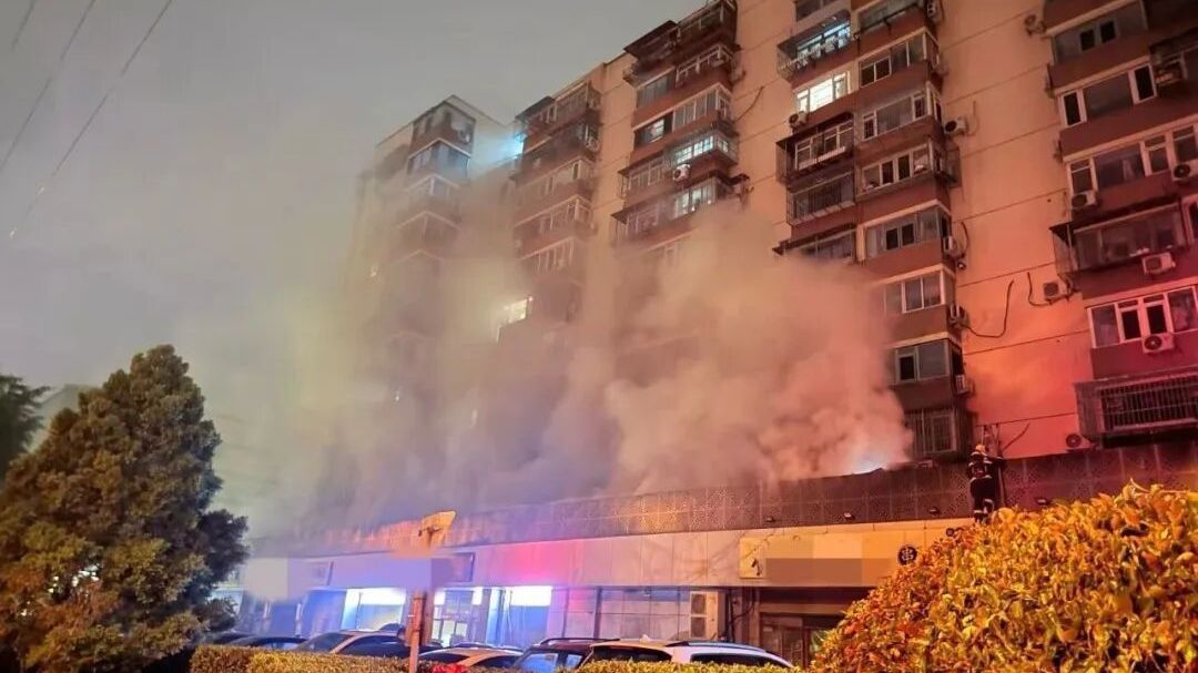 烟道失火居民不安，这个老小区的“底商之困”怎么破？